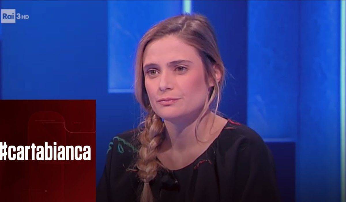 Giorgia Linardi, la giovane giurista che ha scelto di partire con Sea-Watche e lavorare come portavoce. La sua storia questa sera a L'Assedio su Canale Nove.