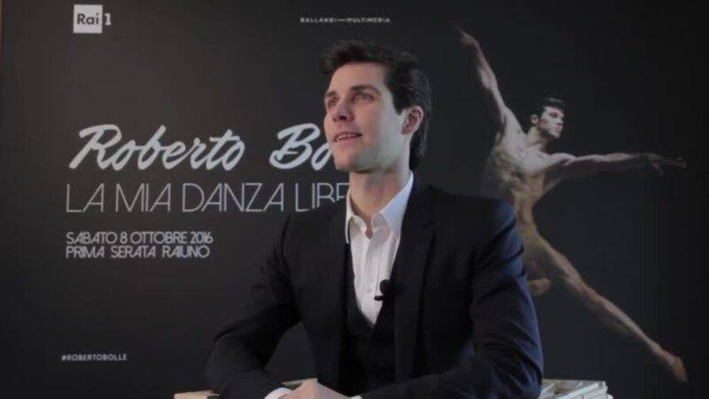 Roberto Bolle e Daniel Lee, tenerezza in Laguna: il ...